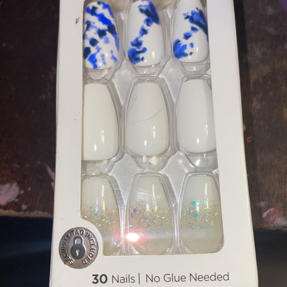 Bnib impress press-on manicure medium length. No glue needed. - Picture 5 of 6